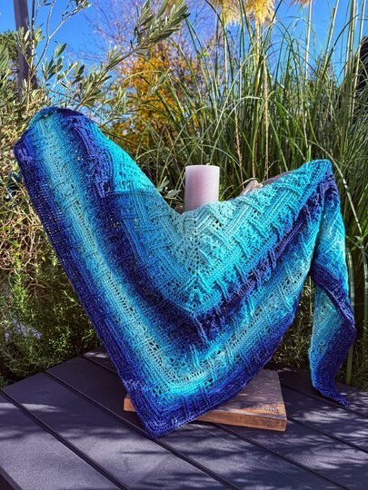 Crochet Pattern Flat Triangular Scarf "Himera"
