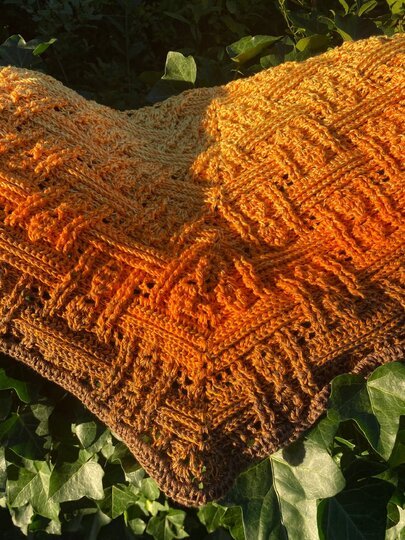 Crochet Pattern Flat Triangular Scarf "Himera"