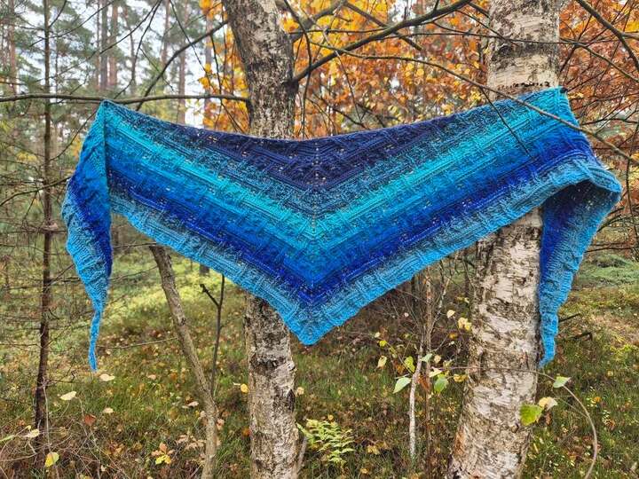 Crochet Pattern Flat Triangular Scarf "Himera"