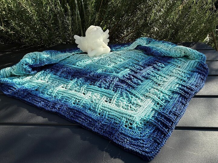 Crochet Pattern Flat Triangular Scarf "Himera"