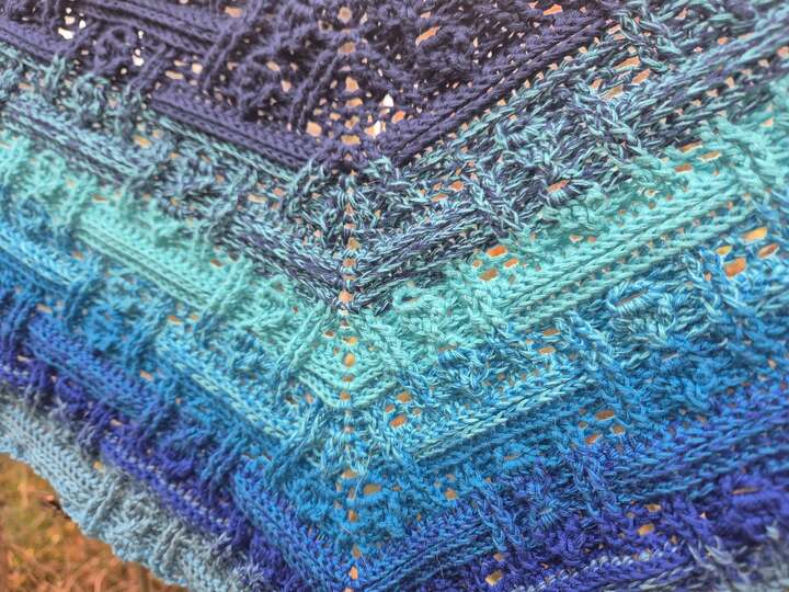 Crochet Pattern Flat Triangular Scarf "Himera"