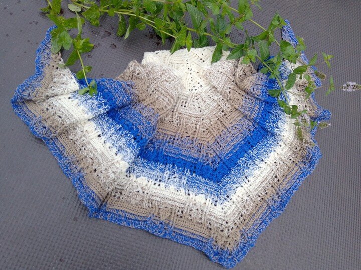 Crochet Pattern Flat Triangular Scarf "Himera"