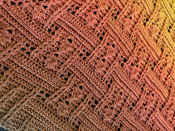 Häkelanleitung flaches Dreieckstuch "Himera"