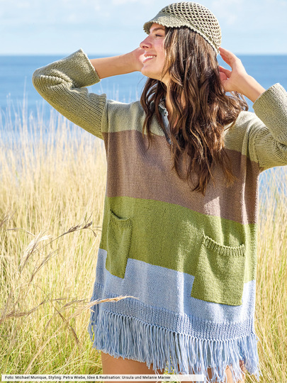 Streifenpulli mit Kappe