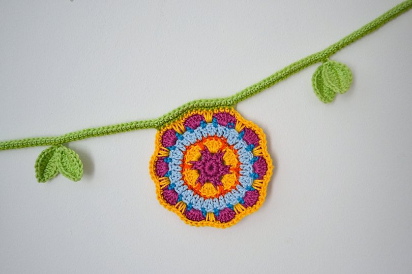 Crochet Pattern Flower Garland Bunting, Spring Floral Decor, PDF tutorial