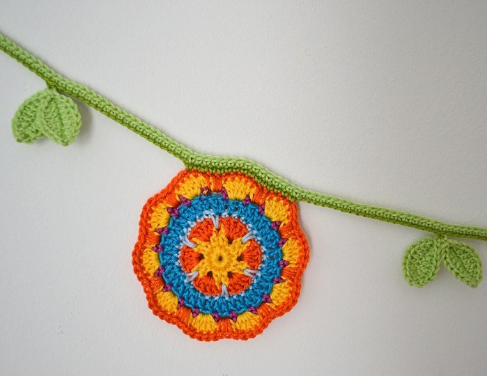 Crochet Pattern Flower Garland Bunting, Spring Floral Decor, PDF tutorial