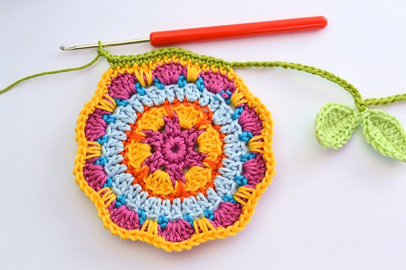 Crochet Pattern Flower Garland Bunting, Spring Floral Decor, PDF tutorial