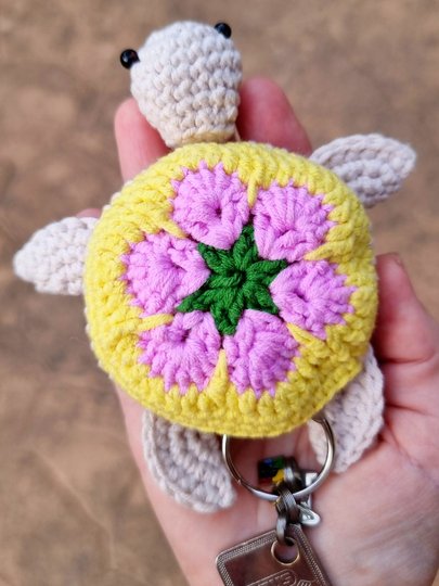 T21 Häkelanleitung für eine Schutzhülle für Schlüssel in Form einer Schildk