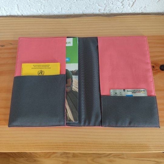 Schnittmuster und Anleitung für U-Heft-Hülle für Geschwister