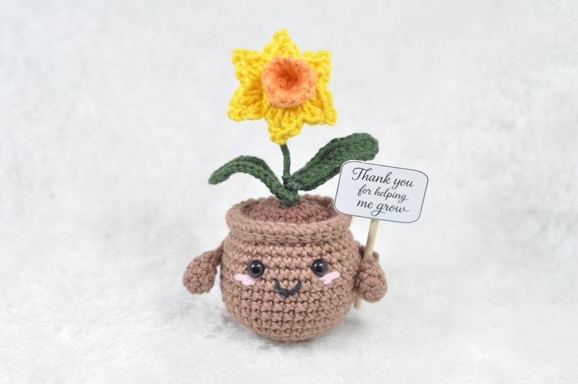Crochet Pattern Support Plant – Spring Version (Set of 4)
