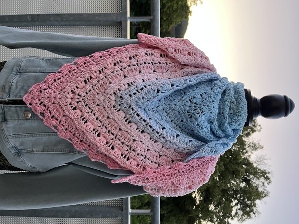 Mad Luxury - Häkelanleitung symmetrisches Dreieckstuch - Bild 8