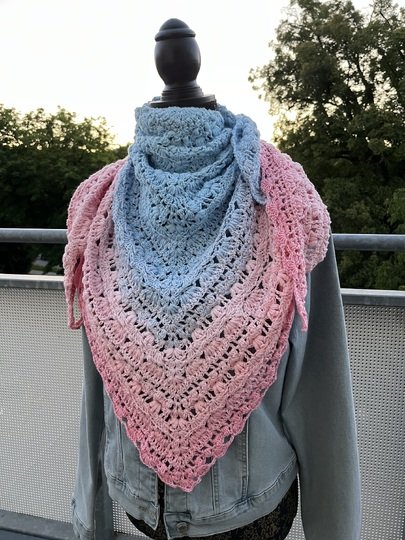 Mad Luxury - Häkelanleitung symmetrisches Dreieckstuch