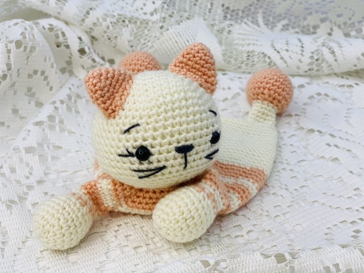 Comforter Cuddly Cat,Crochet Pattern