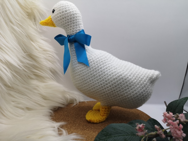 Goose - crochet pattern by NiggyArts