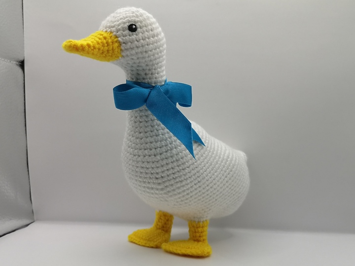 Goose - crochet pattern by NiggyArts