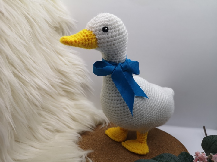 Goose - crochet pattern by NiggyArts
