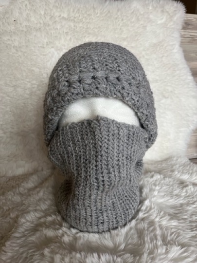 Häkelanleitung Mütze mit Schal und Kälteschutz für Damen und Mädchen