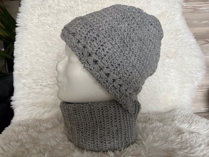 Häkelanleitung Mütze mit Schal und Kälteschutz für Damen und Mädchen