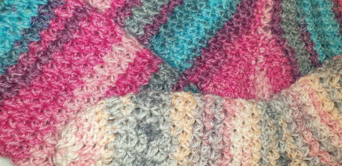 Häkelsocken Brava mit Bumerang-Ferse für alle Größen, mit jedem Garn