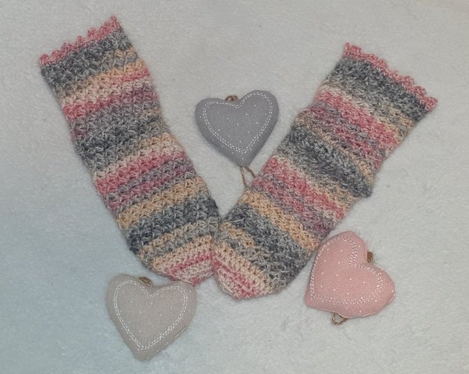 Häkelsocken Brava mit Bumerang-Ferse für alle Größen, mit jedem Garn