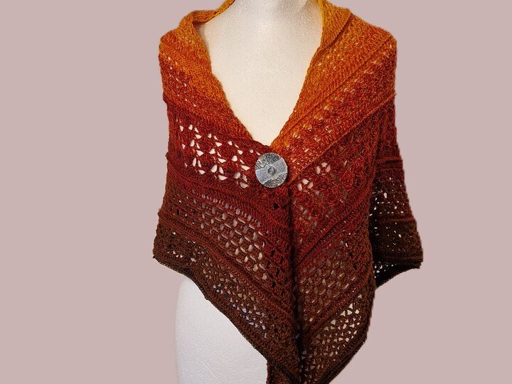 Felicitas - Häkelanleitung für ein symmetrisches Dreieckstuch