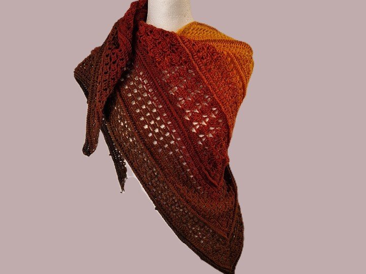 Felicitas - Häkelanleitung für ein symmetrisches Dreieckstuch