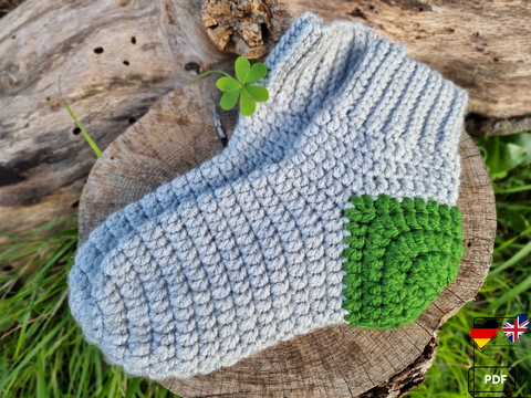 S16 Häkelanleitung. Warme Socken. Einfache Socken für Jugendliche & Erwach
