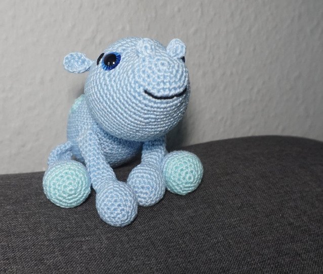Crochet pattern: "Berti Brontoknuddel" – The gentle prehistoric friend