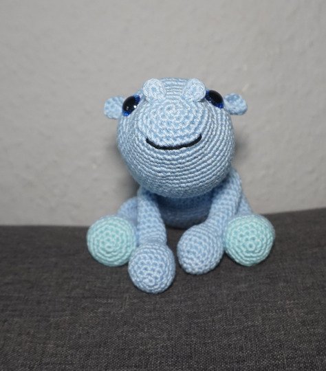 Crochet pattern: "Berti Brontoknuddel" – The gentle prehistoric friend