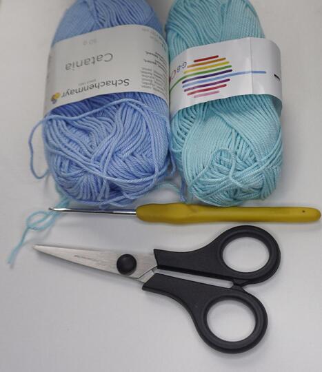 Häkelanleitung: „Berti Brontoknuddel“ – Der sanfte Urzeitfreund