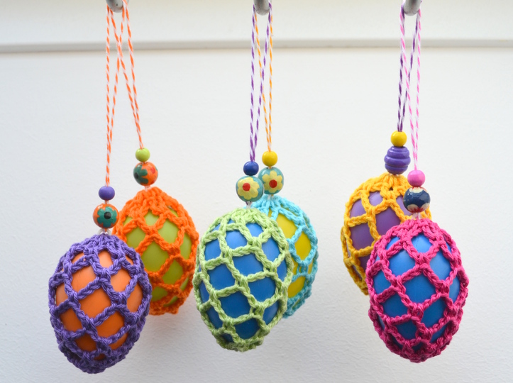 Crochet Pattern Easter Eggs in fancy mesh dress, easy + quick Easter decor