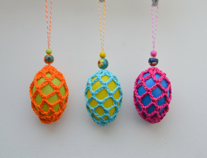 Crochet Pattern Easter Eggs in fancy mesh dress, easy + quick Easter decor