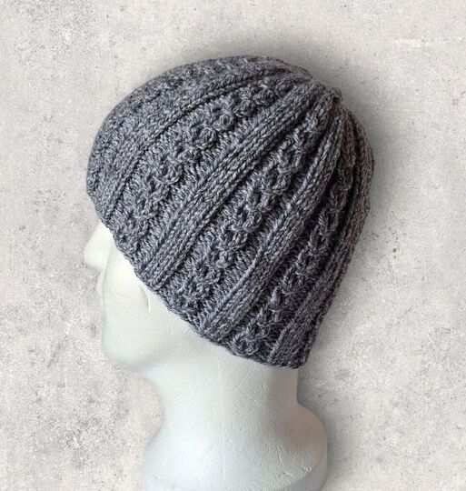 Strickanleitung Herren-Mütze, kleine Zöpfe, KU ca. 56 - 60 cm,         #360