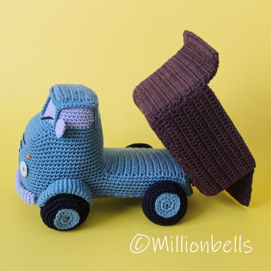 Amigurumi Klassischer Kipper Häkelanleitung Fahrzeug LKW Deko