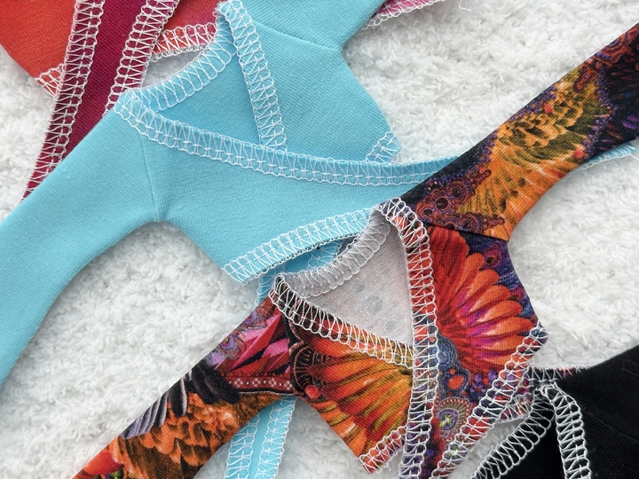 Wickelshirts für kleine Modepuppen - Nähanleitung mit Schnittmuster