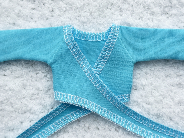 Wickelshirts für kleine Modepuppen - Nähanleitung mit Schnittmuster