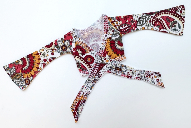 Wickelshirts für kleine Modepuppen - Nähanleitung mit Schnittmuster