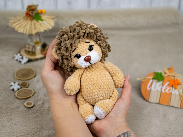 Häkelanleitung Löwe Noah – Amigurumi Kuscheltier aus Chenillegarn