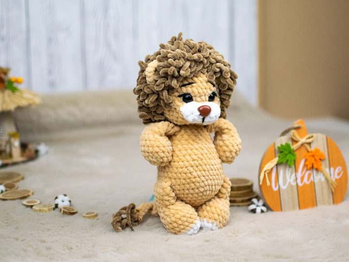 Häkelanleitung Löwe Noah – Amigurumi Kuscheltier aus Chenillegarn