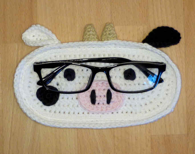 Häkelanleitung Brillenablage Kuh, Schwein und Giraffe, Brillenschale