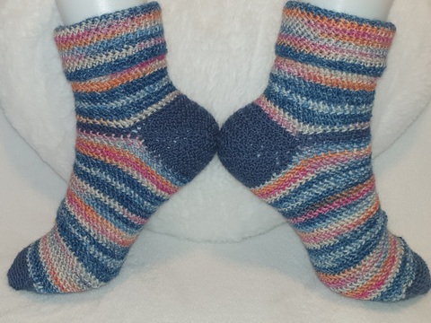 Häkelsocken Conny mit Bumerang-Ferse für alle Größen, mit jedem Garn