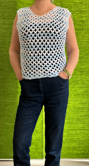 Shirt in Hellblau-Weiß - 4 Muster zur Auswahl- Häkelanleitung