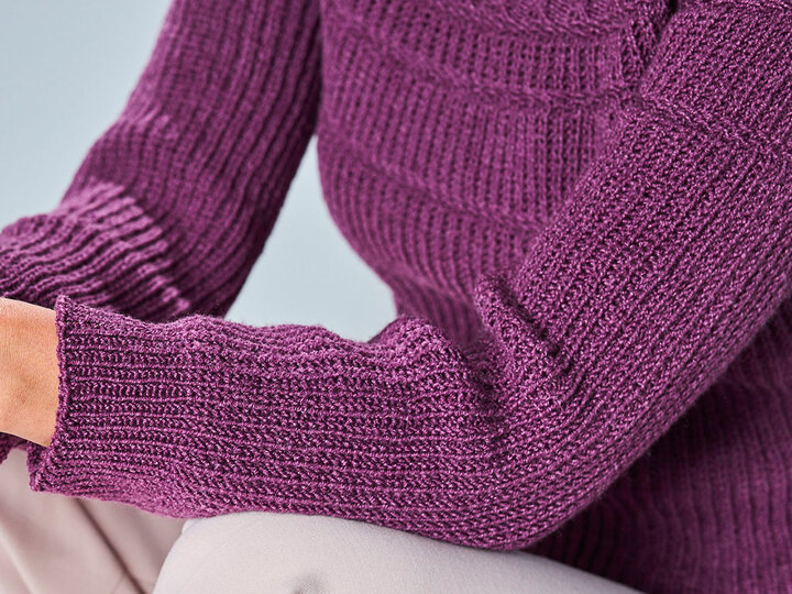 RUNDPASSENPULLI EDDA, gestrickt