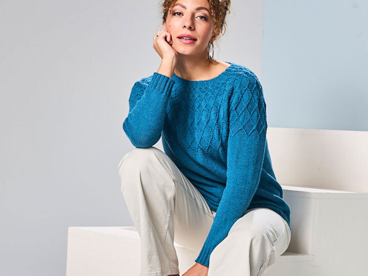 RUNDPASSENPULLI EMMA, gestrickt