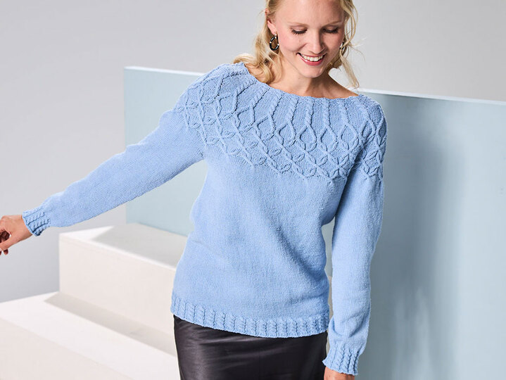 RUNDPASSENPULLI ELIANE, gestrickt