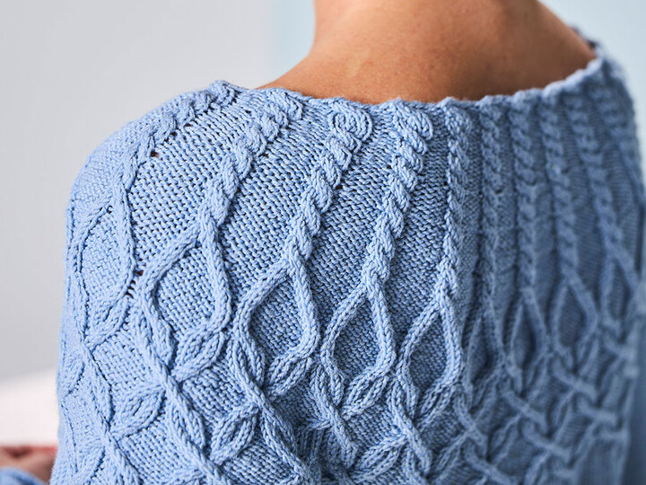 RUNDPASSENPULLI ELIANE, gestrickt