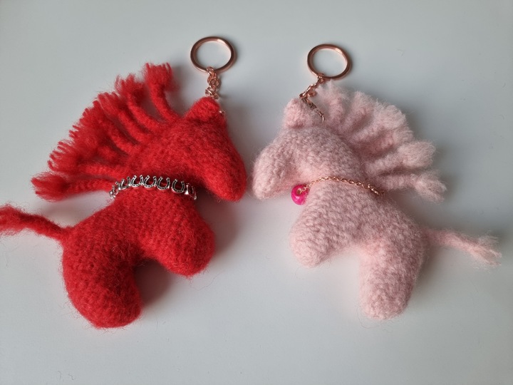 „Glückspferdchen" Strick- & Filzanleitung für einen süßen Schlüsselanhänger