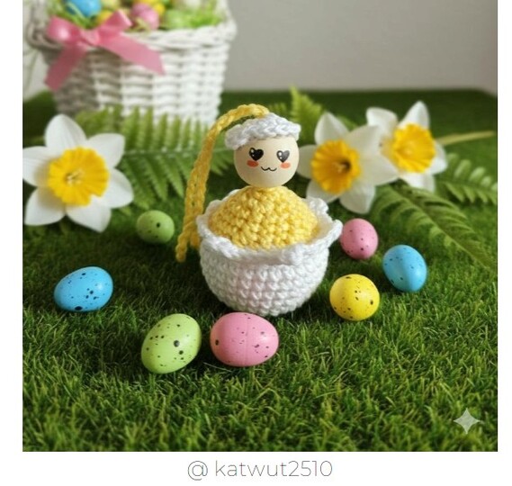 Crochet pattern: Chick in an eggshell
