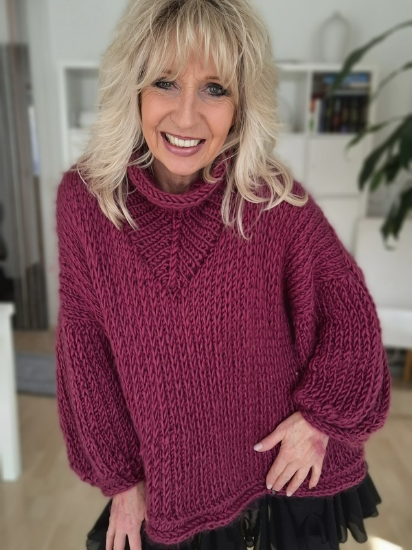 Namasti - Strickanleitung für Pullover mit V-Rollkragen