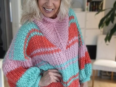 Namasti - Strickanleitung für Pullover mit V-Rollkragen